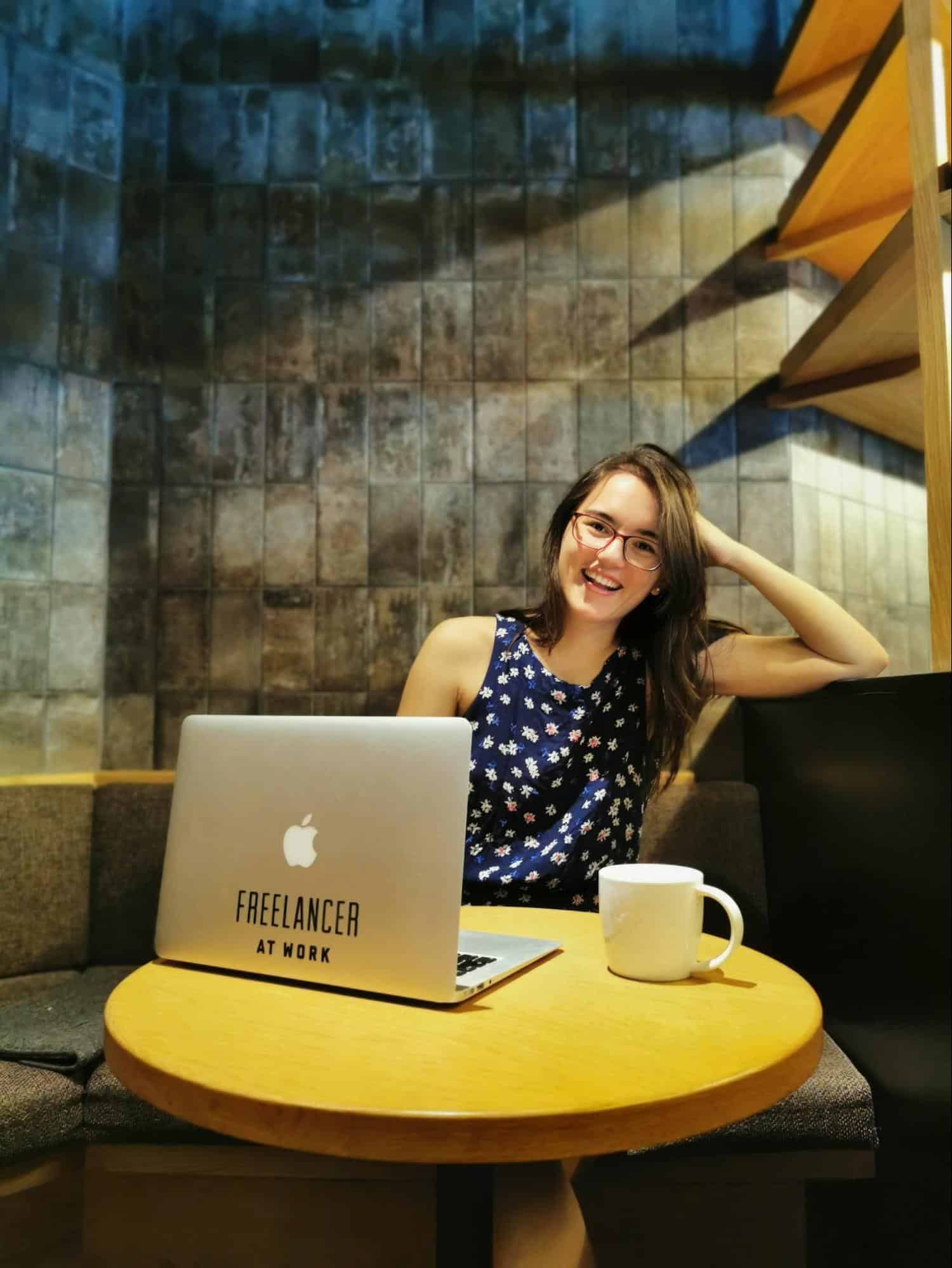 Professional headshots - Deya Aliaga